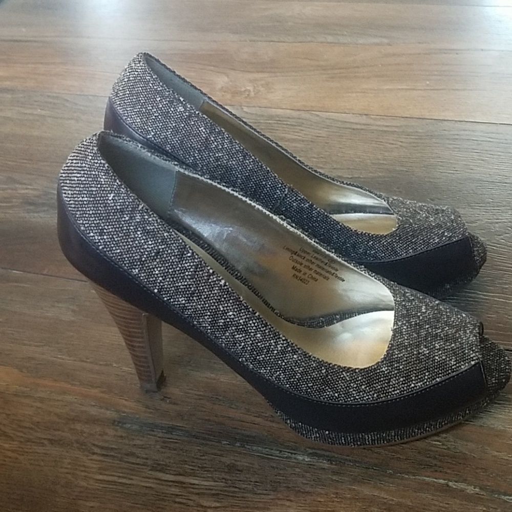 Banana Republic peep toe pumps leather & textile - Picture 2 of 7